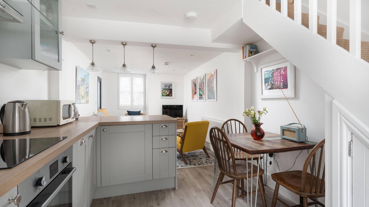 Mousehole Cottage | Number Three - stylish 2 bed cottage with sea views in Mousehole, pet free