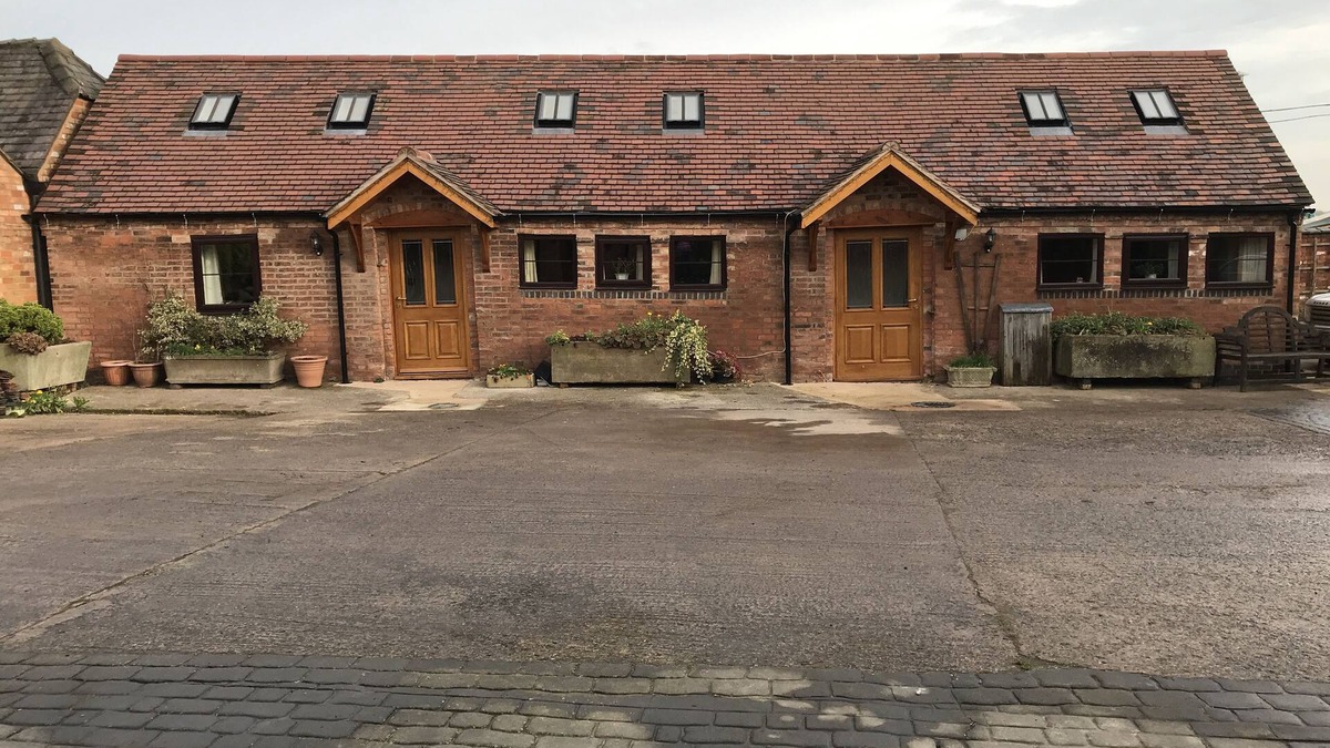 Measham Cottage | Nuneaton - Cottage - Sleeps 2 - Parking - Garden