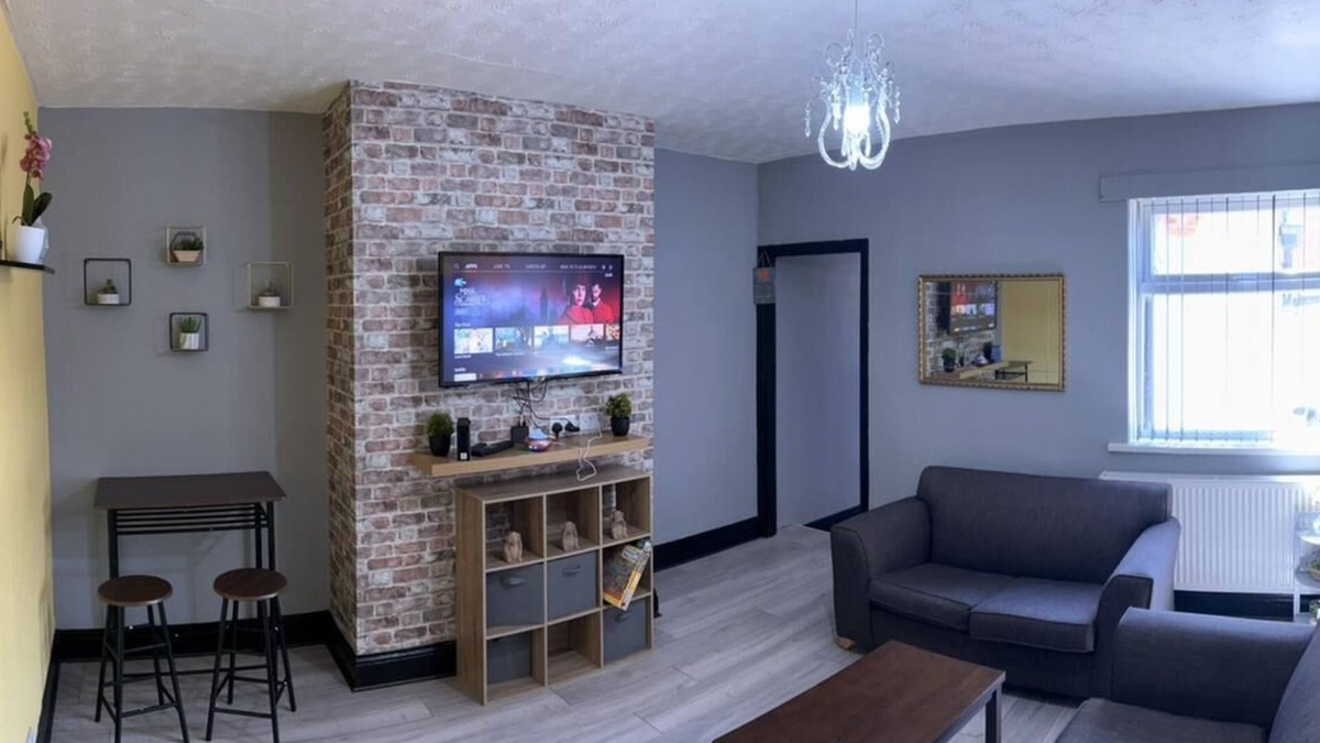 Fenham Apartment | Nuns Moor apartment, fully equipped kitchen and free parking