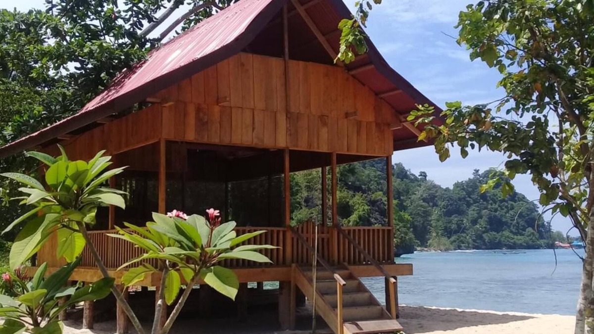 Salemang House | Nusa Nalan Beach Resort