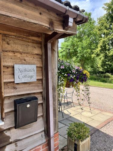 Cutnall Green House | Nuthatch Lodge
