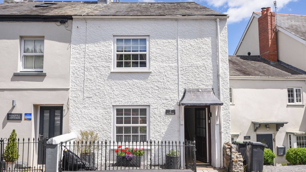 Charmouth Cottage | NUTWOOD, family friendly, country holiday cottage in Charmouth