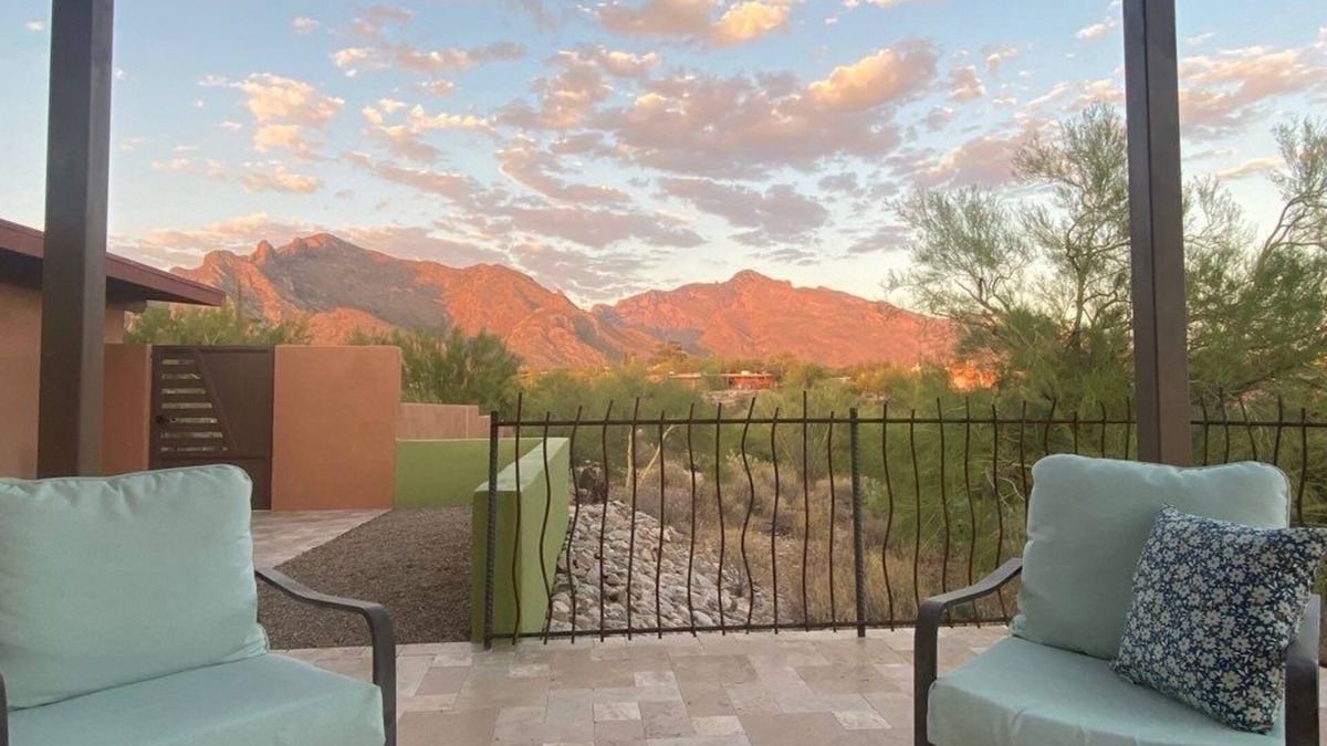 Casas Adobes House | NW Tucson family friendly house with Catalina mountain views