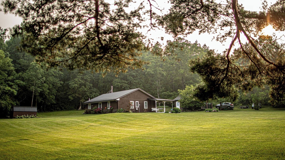 Himrod House | NY Finger Lakes Country House Garden Big Private Yard on Wine Trail full kitchen