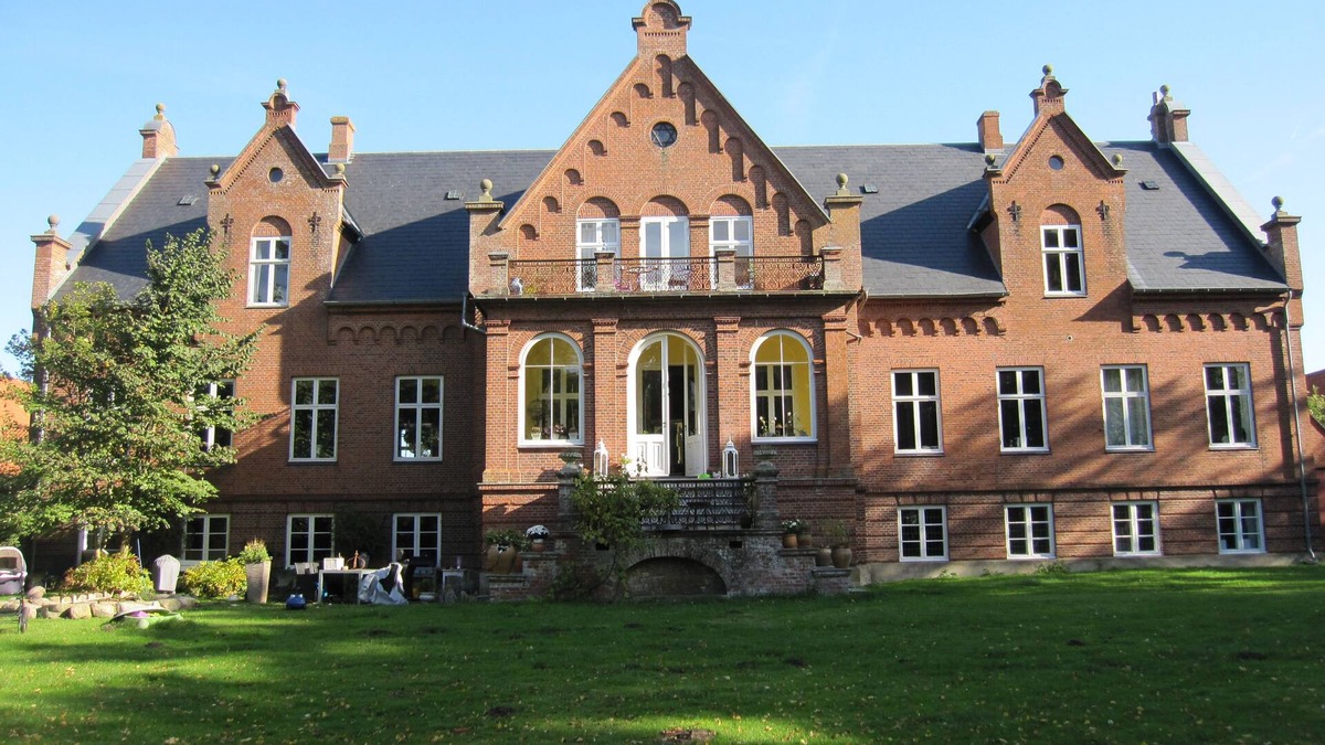 Nykobing Falster Bed & Breakfast | Ny Kirstineberg Gods Bed & Breakfast