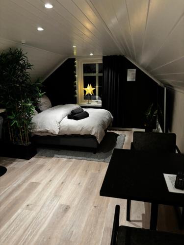 Gjovik Apartment | NY og moderne studioleilighet med elbil lading