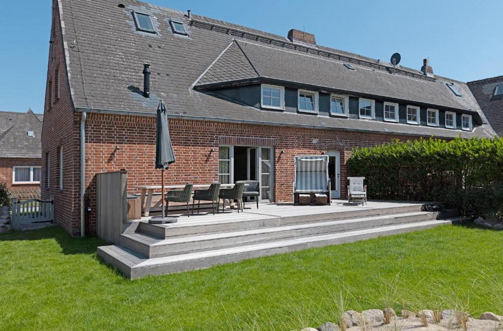 List House | Nya