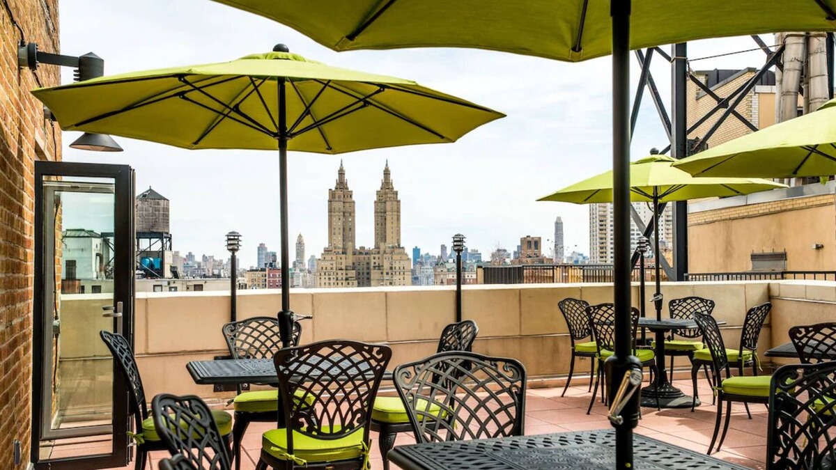 Lincoln Square Apartment | NYC Getaway! Great Amenities & Proximity to American Museum of Natural History!