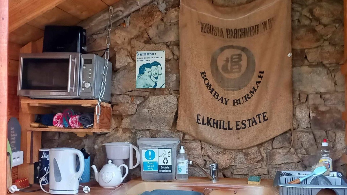 Champsac Ski Chalet | nYourte rustique dans une petite ferme
