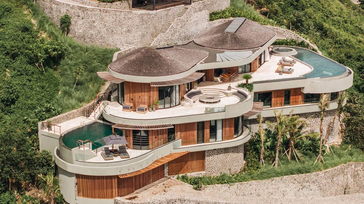 Praya Barat Villa | Nyrenstone Residence - 4 Bedroom Villa at Tampah Hills