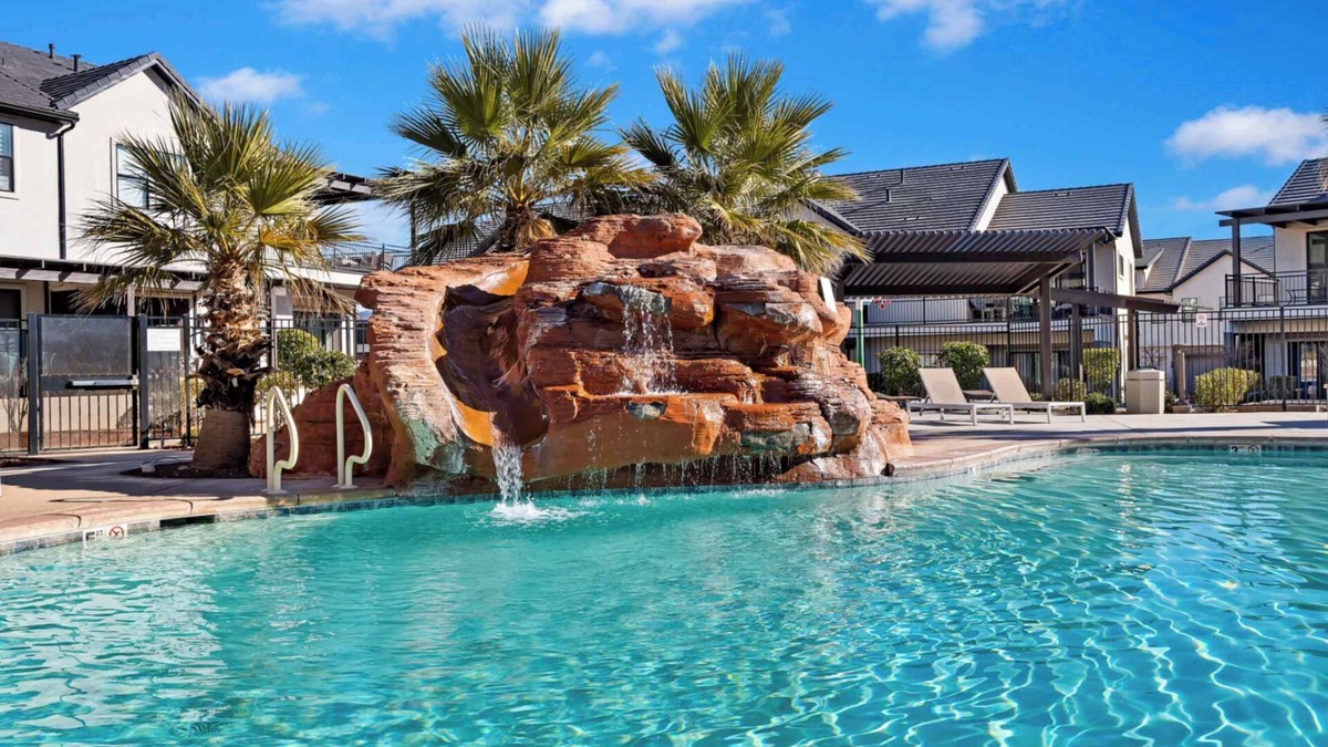 Washington County House | O-50&51| 2 Homes! Pvt Heated Pool & Pvt Hot Tubs * Pickleball