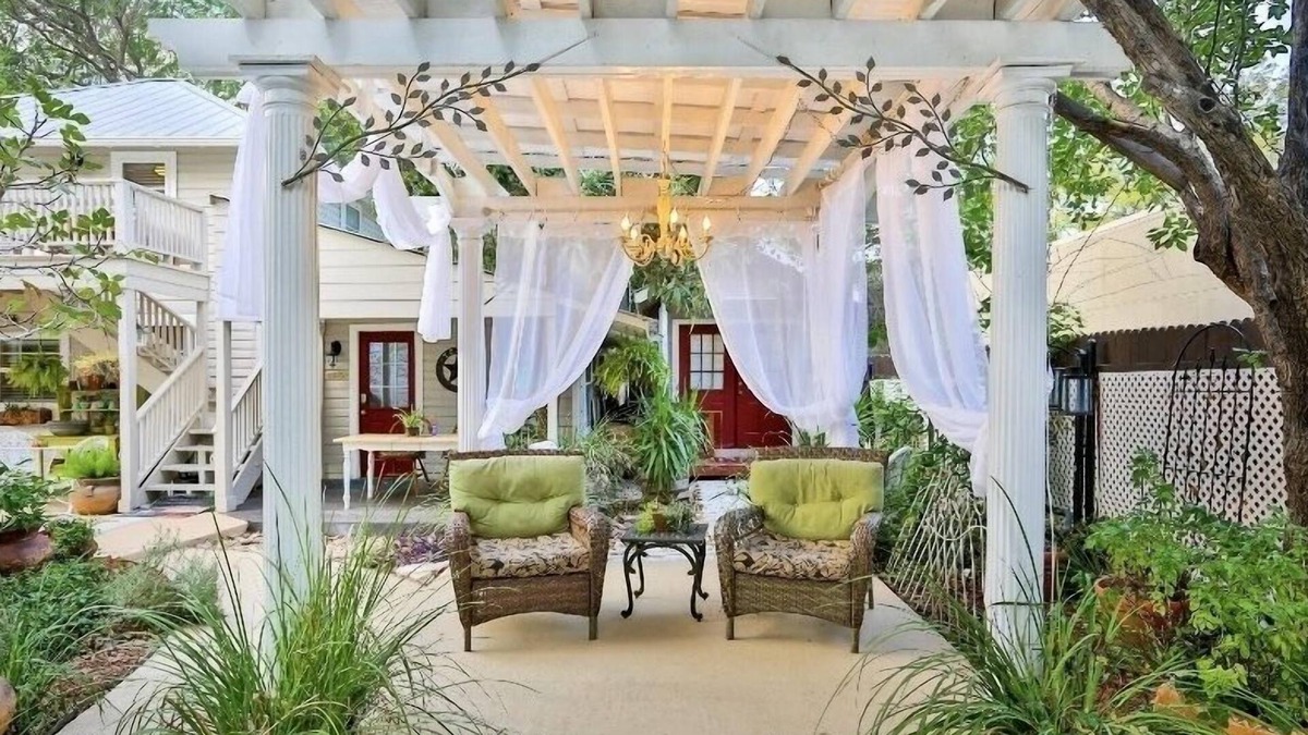 Midtown Bed & Breakfast | O'Casey's Boutique Inn