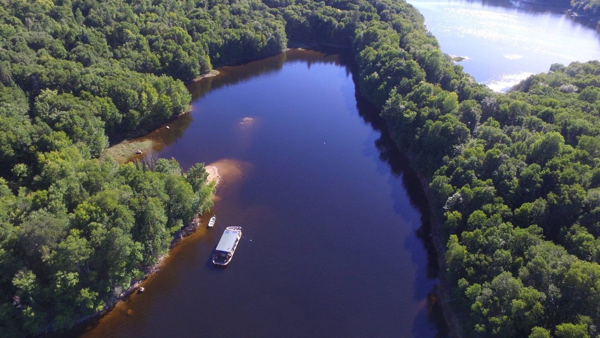Riviere-Rouge Boat Rental | Ô CHALET a disconnected experience only 2 hrs from Montreal