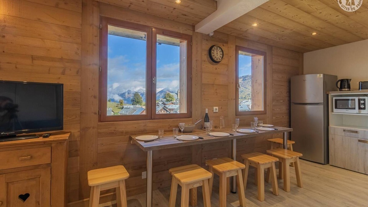 Albiez-le-Vieux House | O'mikely - LE Winnie