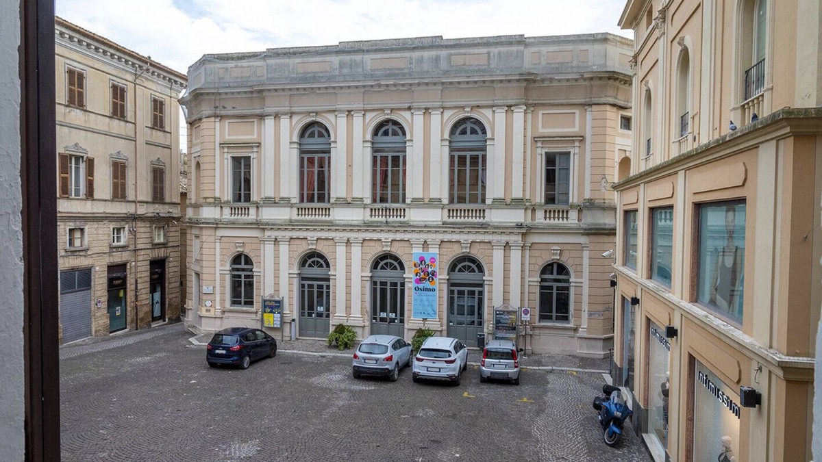 Osimo Apartment | O01 - Osimo, renovated three-room apartment in the historic center