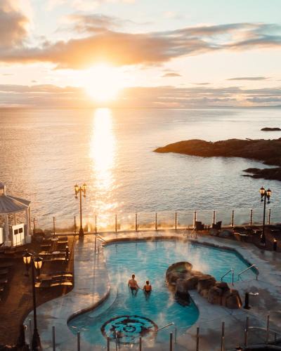 South Oak Bay Hotel | Oak Bay Beach Hotel