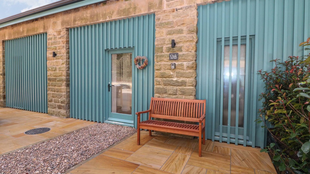 Hollow Meadows Cottage | OAK COTTAGE, pet friendly in Bolsterstone/Ewden Village