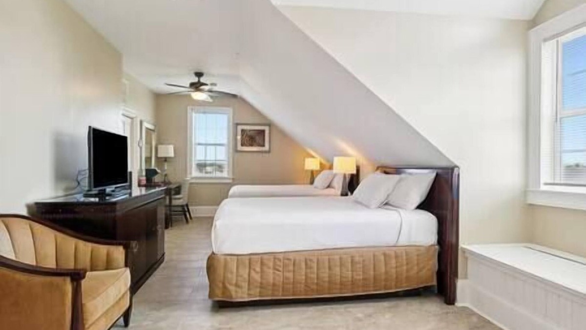 Lafitte Bed & Breakfast | Oak Cottage R302
