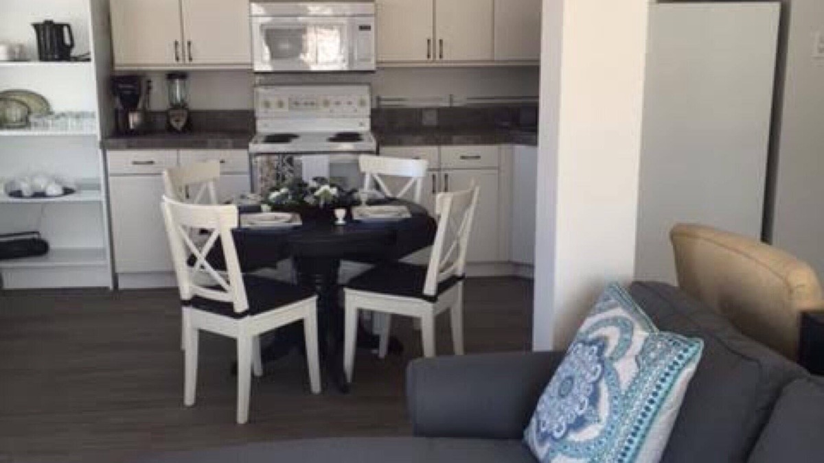 Louth Cottage | Oak Lane Cottage, Country Setting on Wine Route, Easy Access to NOTL