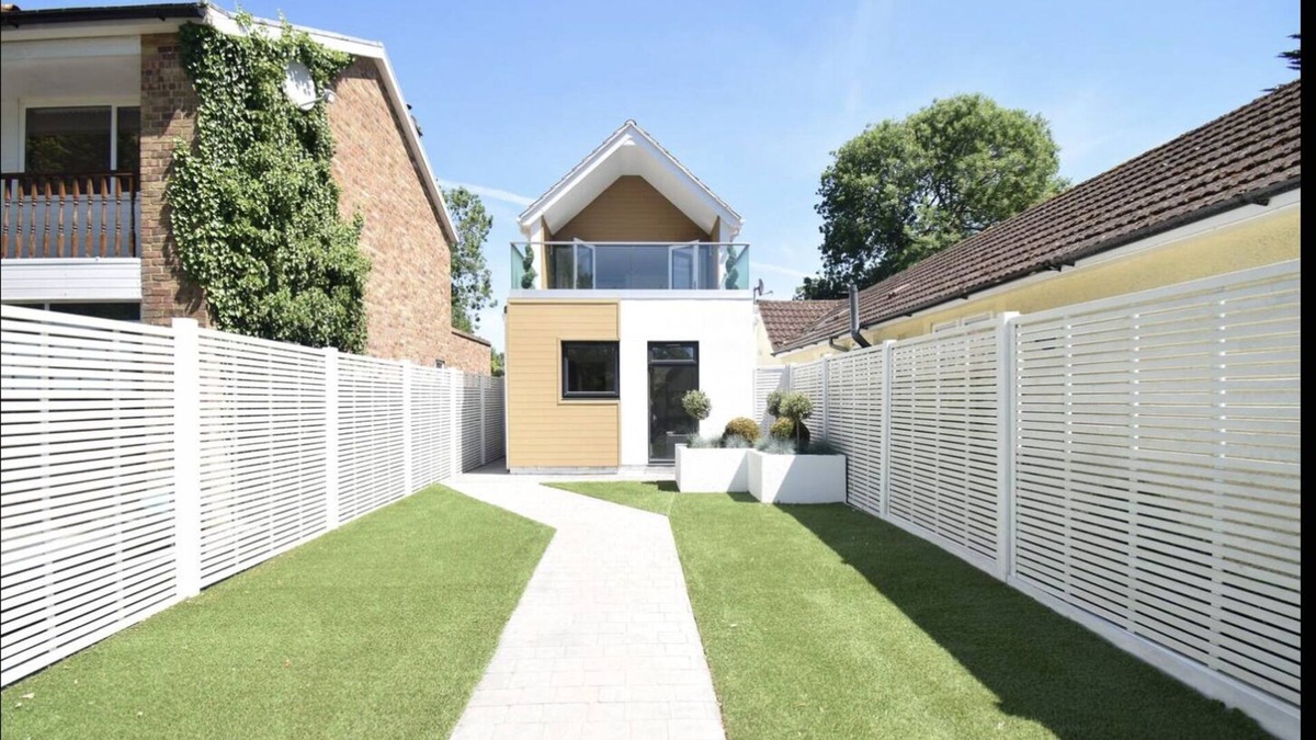 Brands Hatch Apartment | Oak Lodge.