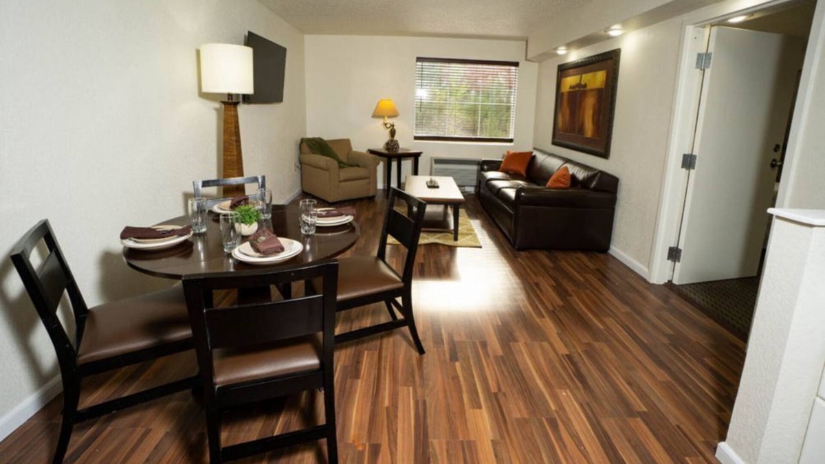 Branson Theater District Condo | Oak Ridge Branson: Modern 1 BR Condo w Pool