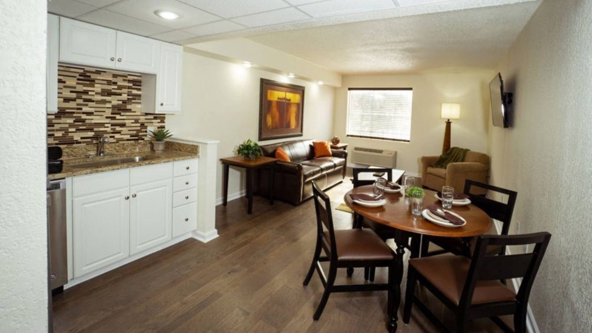 Branson Theater District Condo | Oak Ridge Tranquil 1BR Condo in Branson