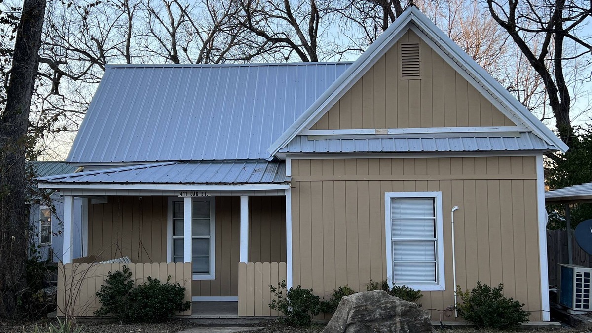 Leslie House | Oak Street Cottage at Leslie
