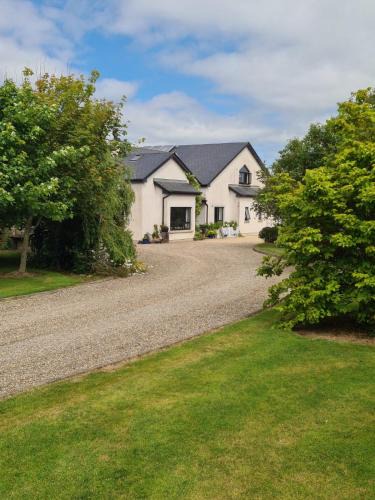 Kilmore Bed & Breakfast | Oak Tree Lane Country B and B