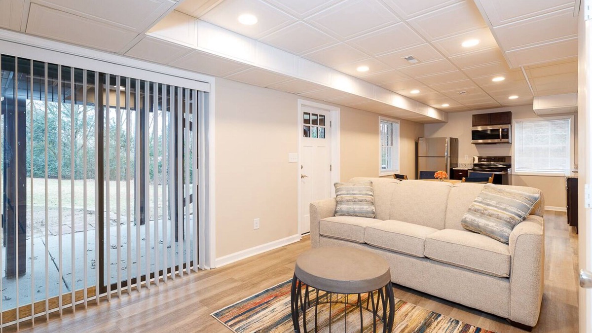 Northwest Raleigh House | Oak Tree Oasis: private deck, grill, firepit.
