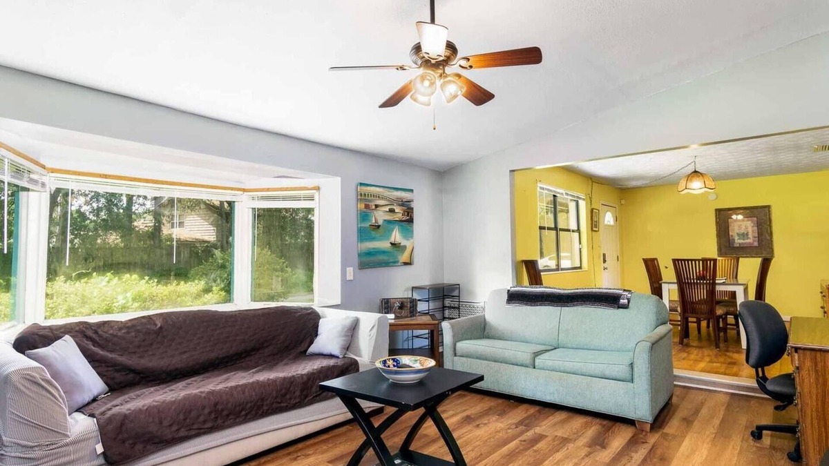 Orange Park House | ~Oak Tree Oasis Sleeps 10 Extra Parking~