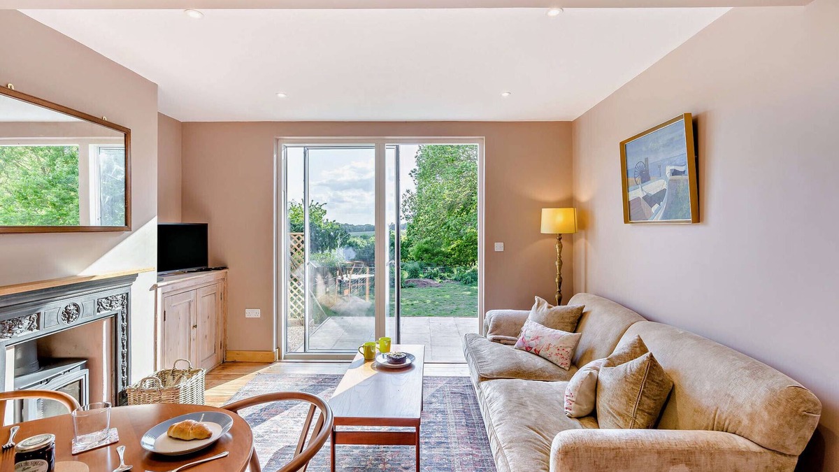 Holbrook House | Oak View - Holbrook - Two Bedroom House, Sleeps 4