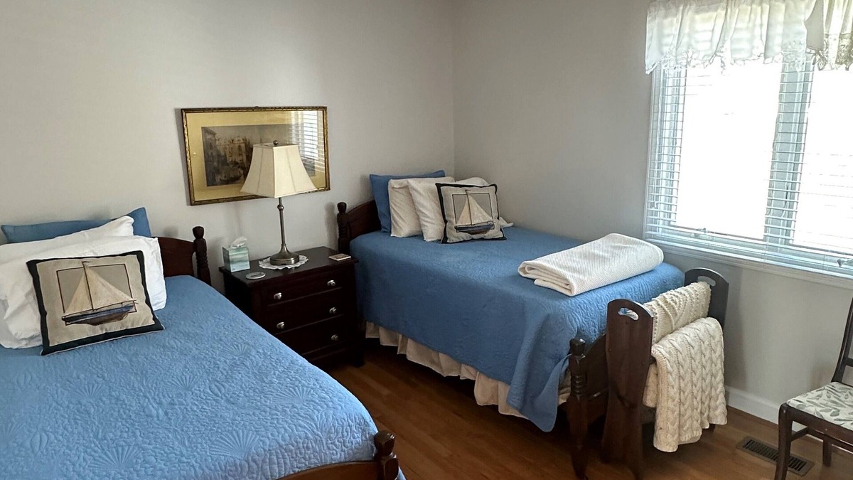 Carteret County Cottage | Oak Winds Cottage