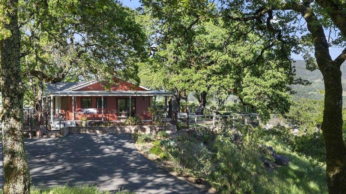 Glen Ellen House | Oakden Oasis: Secluded Charm in the Heart of Sonoma with Pool and Hot Tub