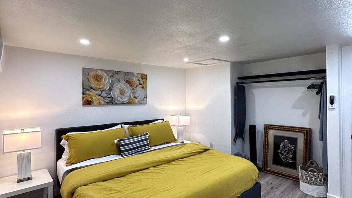 Longfellow Cottage | Oakland Cottage Near Foodie Central