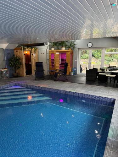 Newcastle Emlyn House | Oakley Bed & Breakfast - Vegetarian, Vegan