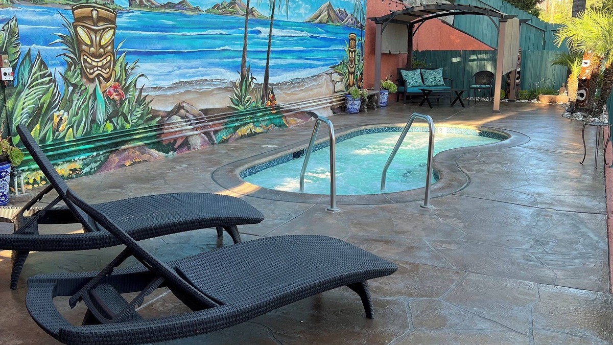 Oak View Hotel | Oakridge Inn
