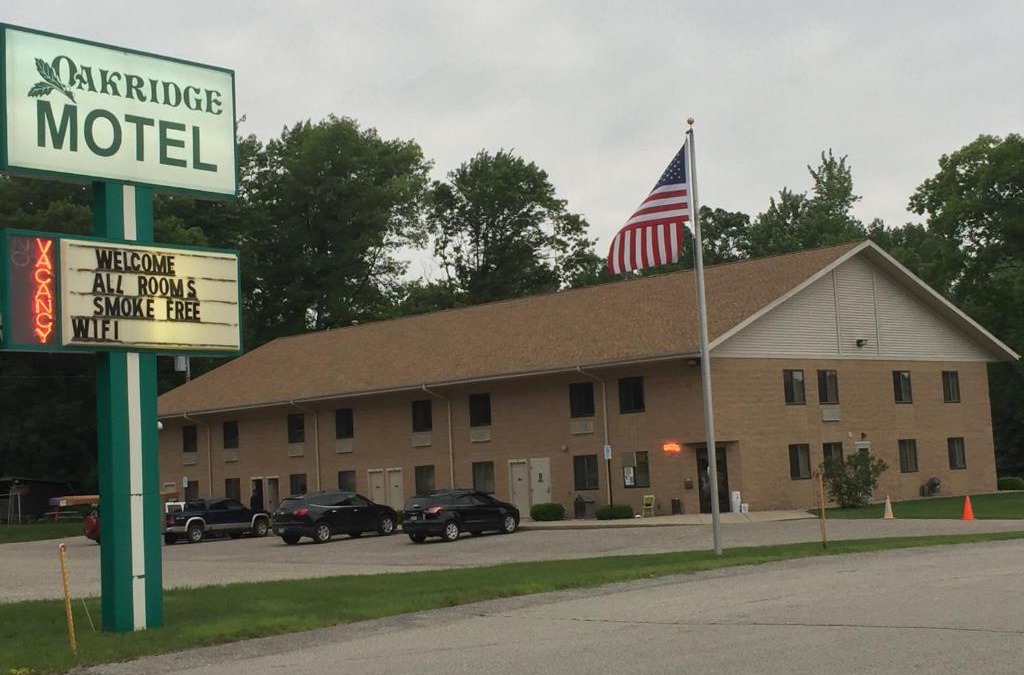 Newaygo Hotel | Oakridge Motel