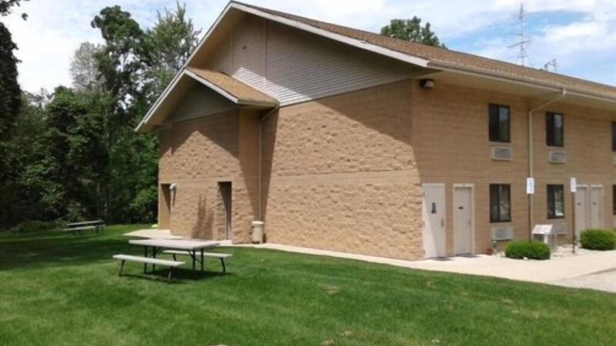 Newaygo Hotel | Oakridge Motel