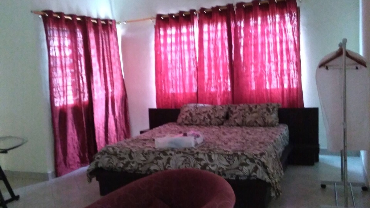 Pepease House | Oaks : Private Room 4