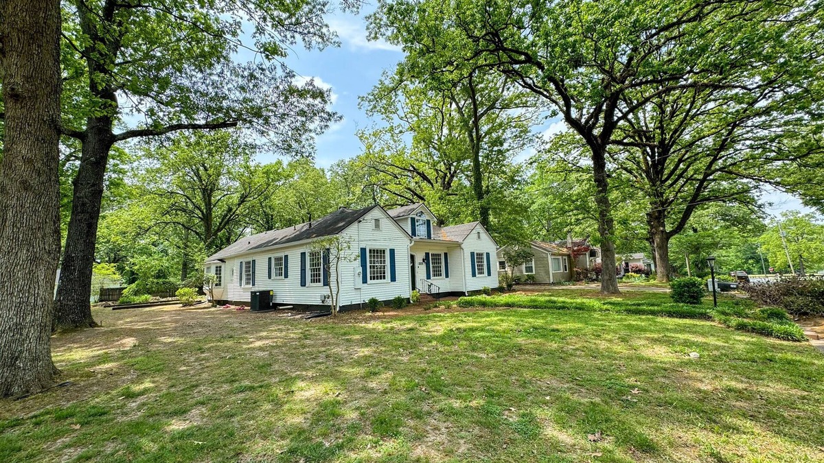 Mount Berry House | Oakwood Retreat:Charming Historic Home sleeps 8