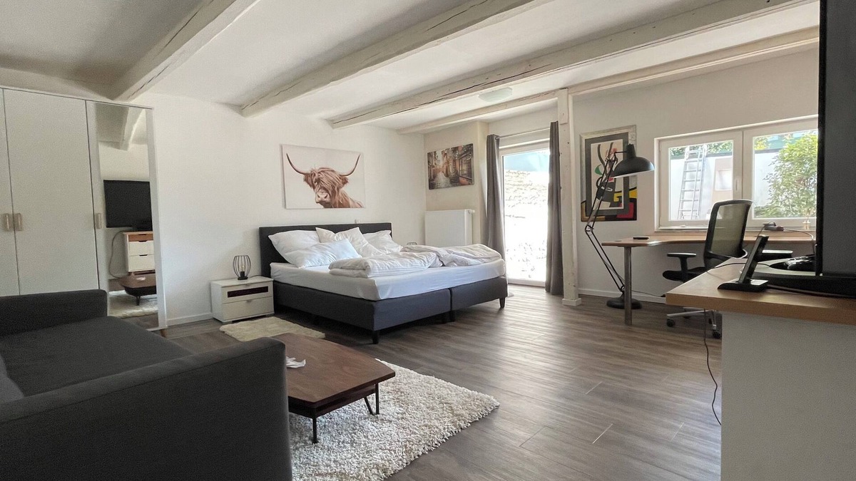 Laar House | Oase im Grünen Hinterhof, EG, Ruhe, Terrasse, Carport, Free Paytv, Kaffee&tee,