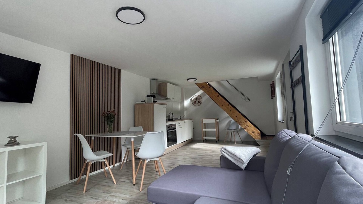 Laar House | Oase im Grünenhinterhof, EG, Ruhe, Terrasse, Carport, Free Paytv, Kaffee&tee,