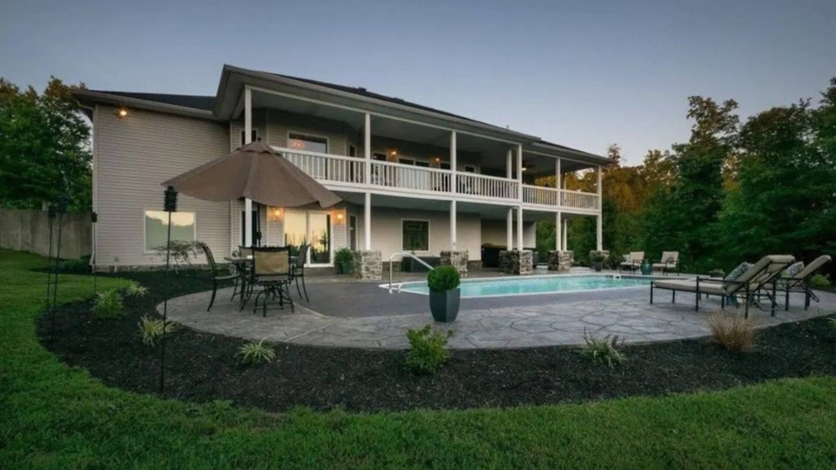 Charlestown House | “Oasis” - 30 minutes from Churchill Downs