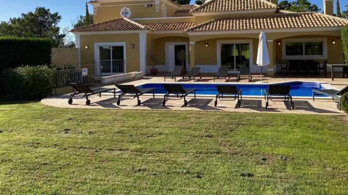 Sesmarias Villa | Oasis 4 Luxury spacious Beach Villa, with Private Pool and Sea View