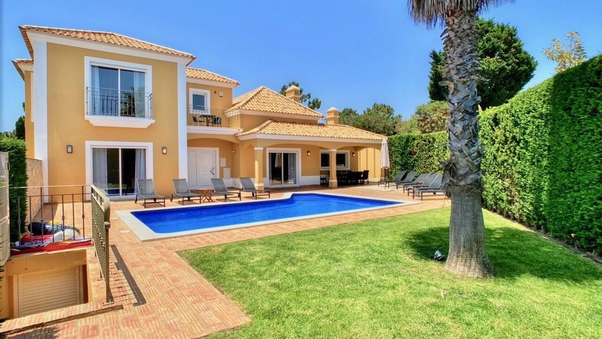 Sesmarias Villa | Oasis 6 Luxury Villa 500m to the beach