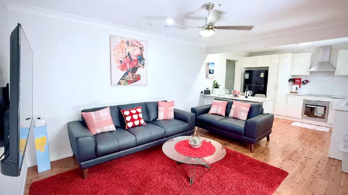 Budgewoi House | Oasis at the Lakeside