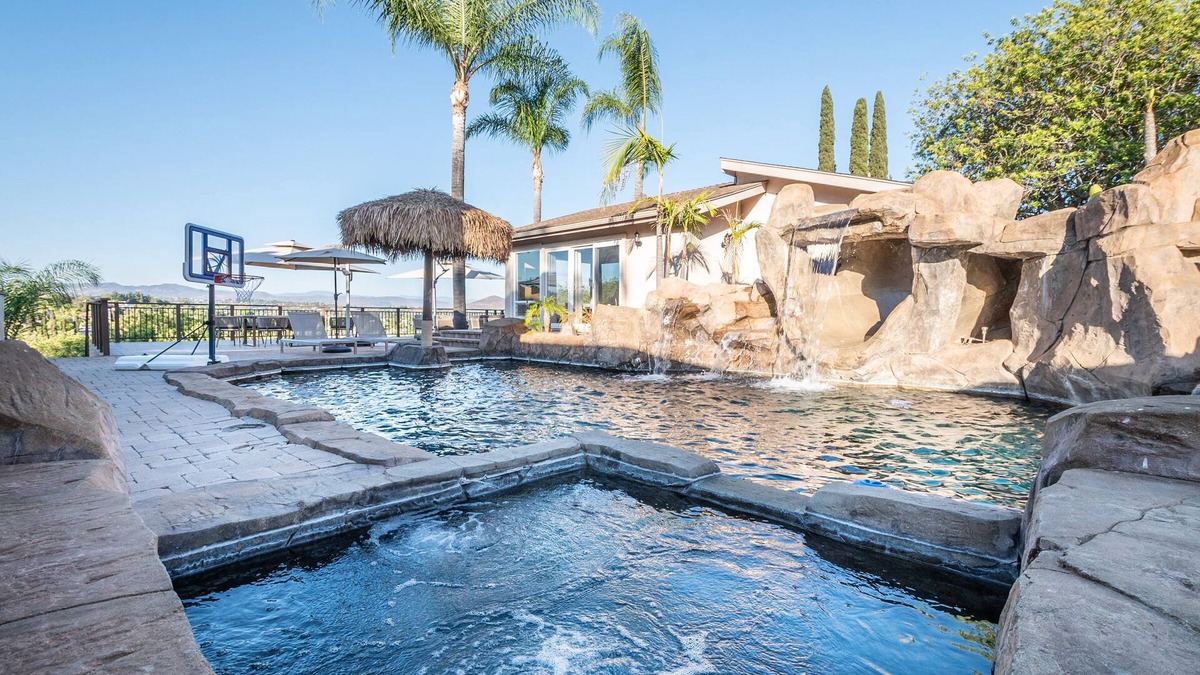 Kit Carson House | Oasis Dream- very large Pool Slide/GameRoom/Pool/Hottub/Casita