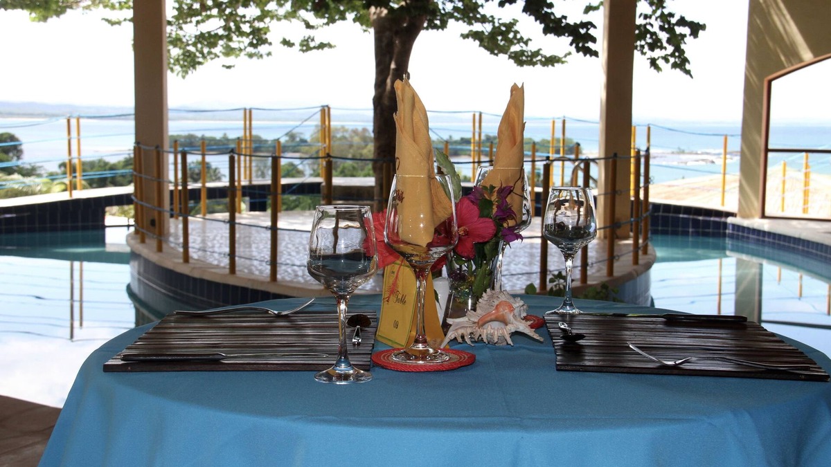Fenoarivo Atsinanana Cabin | Oasis Lodge