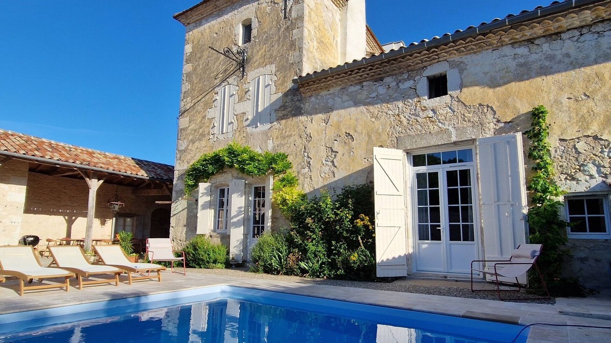 Laparade House | Oasis of peace and comfort. 14th-century maison de maître with swimming pool.