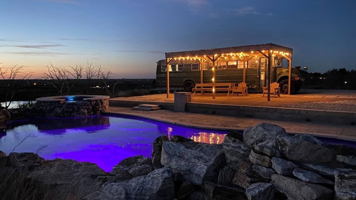 Goldsboro Cabin | Oasis Pool- Schoolie